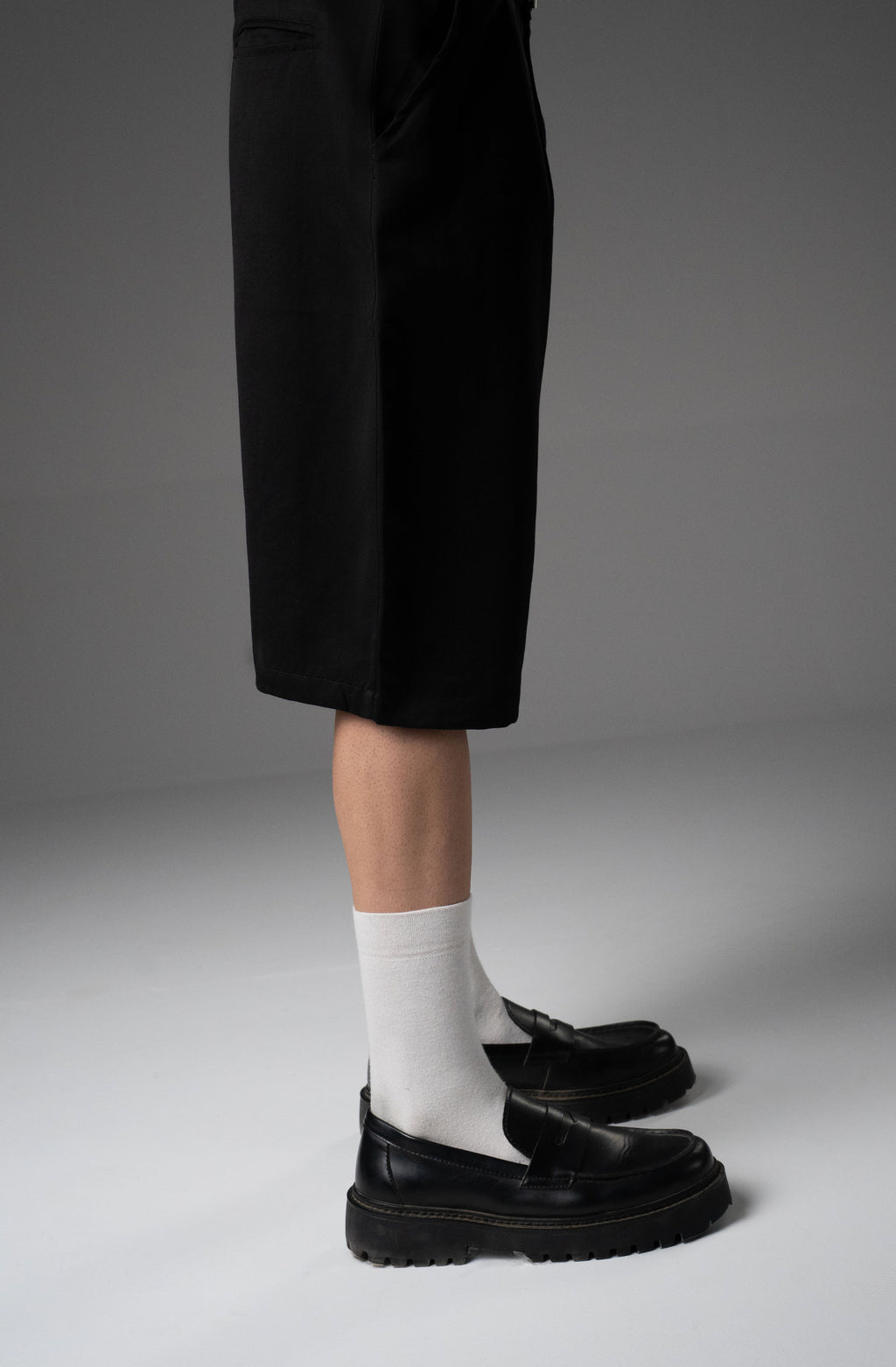 TAILORED SHORTS